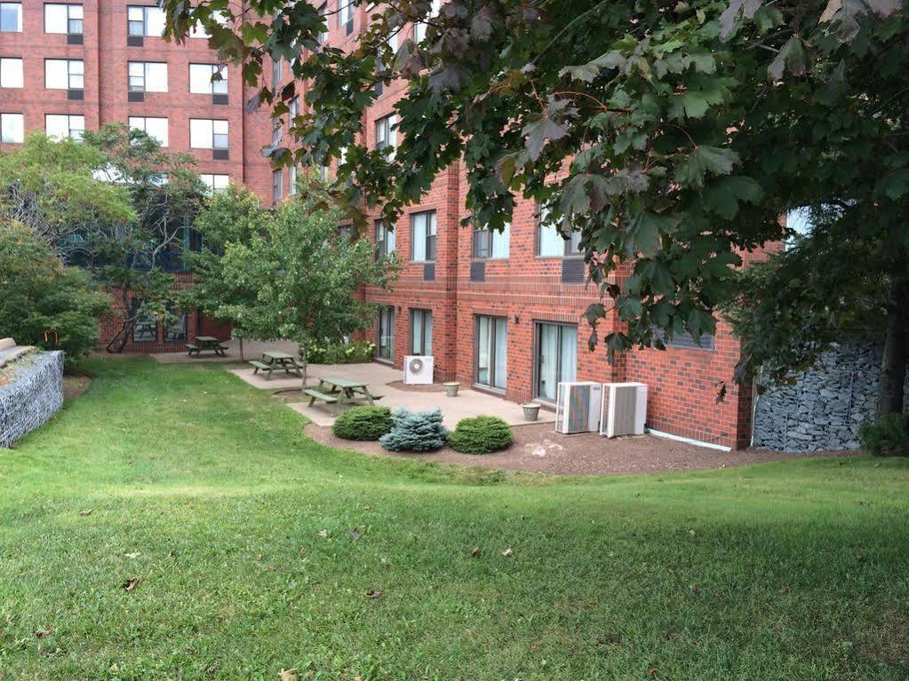 Delta Hotels By Marriott Dartmouth Kültér fotó
